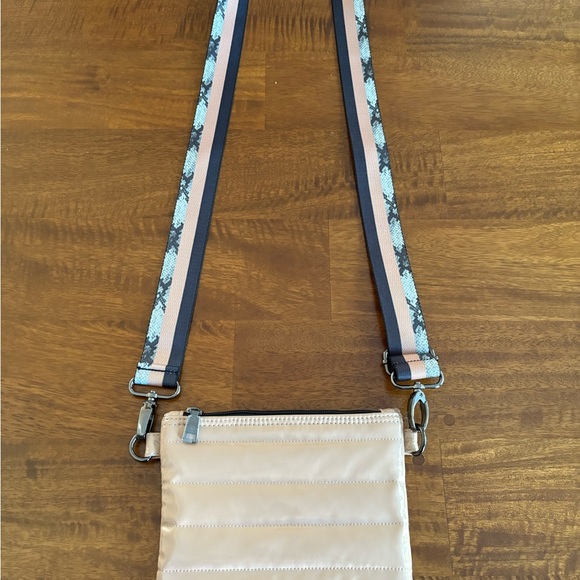 NWT Think Royln Quilted Women's Bag With Pouch - Picture 14 of 15